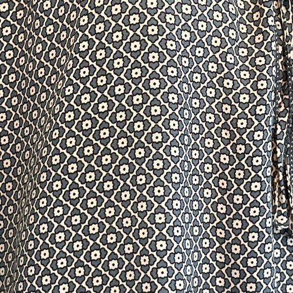 Max Studio Floral Print Blouse Blue Gray Chiffon Faux Wrap Long Sleeve V-Neck S - Picture 9 of 11